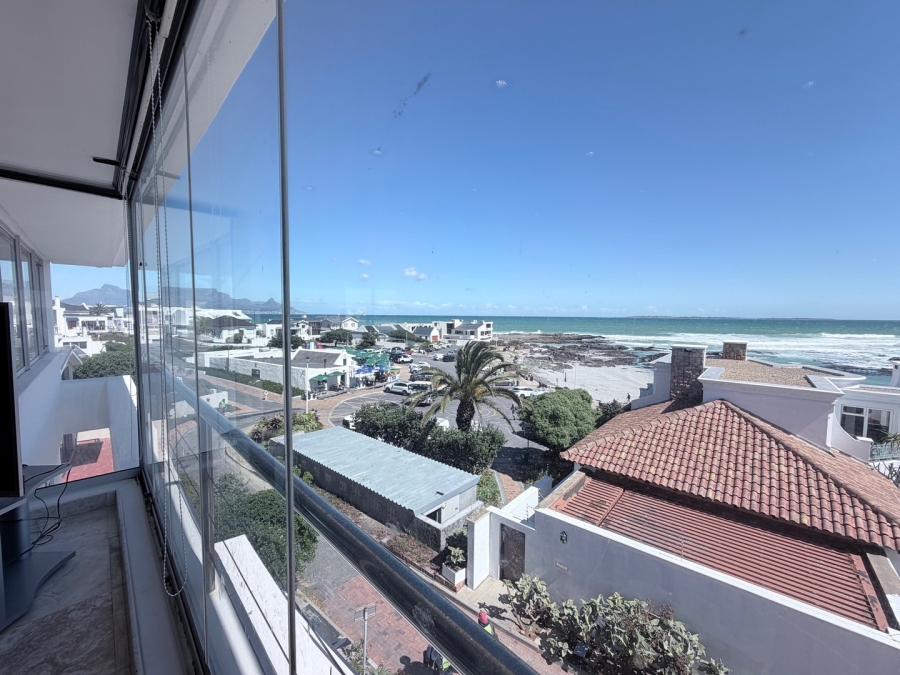 7 Bedroom Property for Sale in Bloubergstrand Western Cape